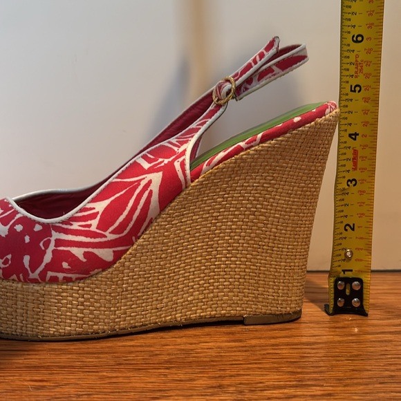 Lilly Pulitzer peep toe platform wedge slingback heels with gold tone buckles - Picture 16 of 16
